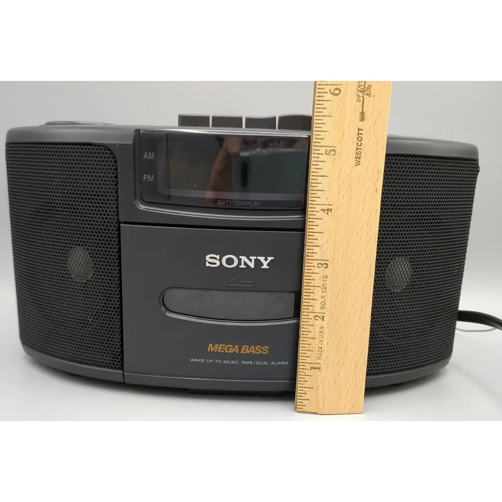 Sony ICFCS660 Dream Machine AM/FM Digital 2 Alarms Bass Green‎ LED Cass Broke
